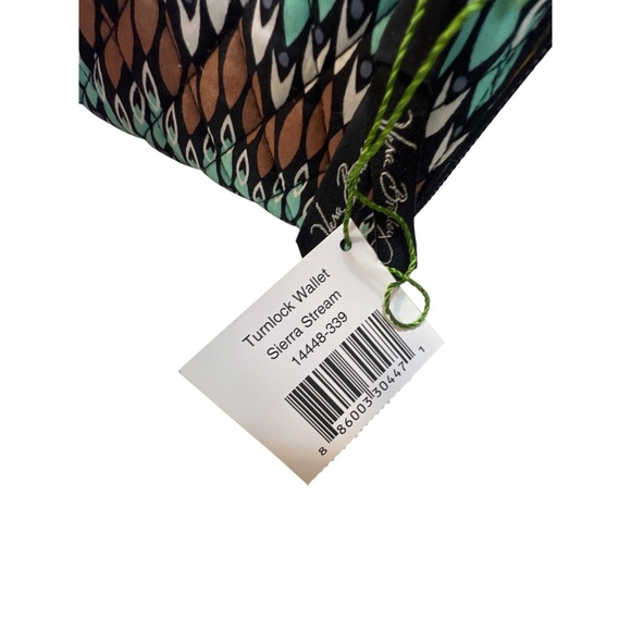 Vera Bradley New Turnlock Wallet Sierra Stream Quilted Cotton Womens Zipper & Tu - Picture 4 of 6
